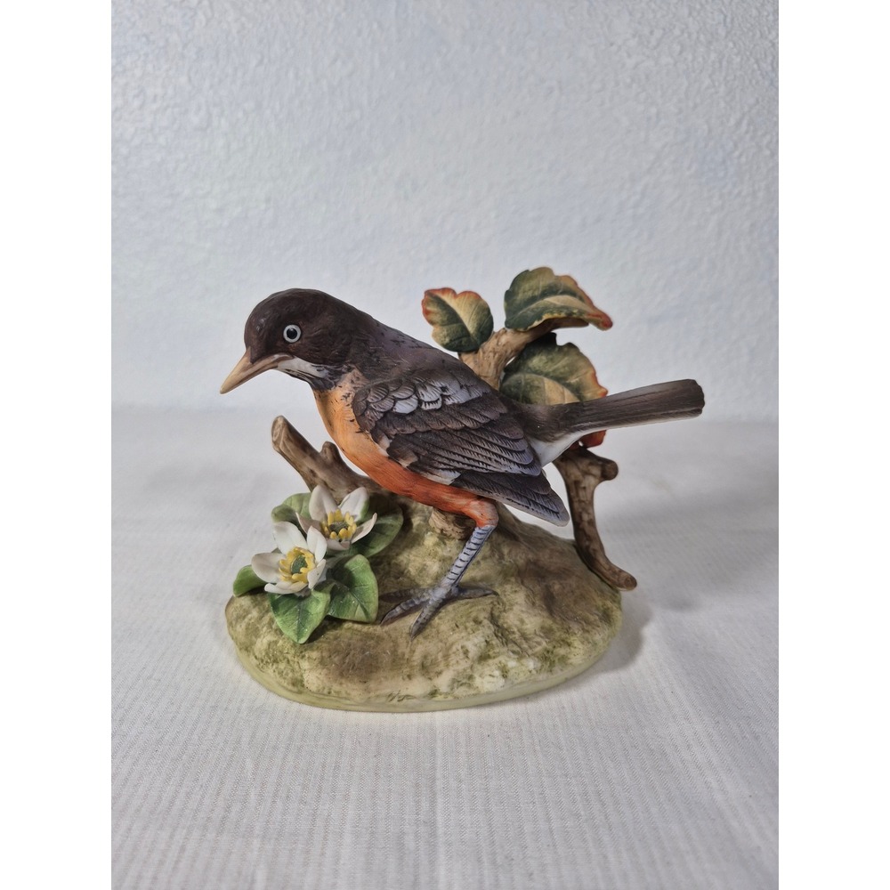 Andrea by Sadek Robin Bird Porcelain Figurine Hand Painted Nature Decor